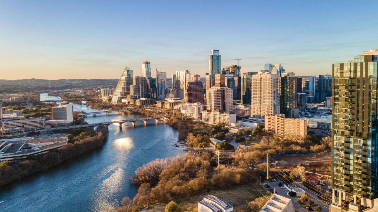 Luxe High Rise near DT Austin w Views Rooftop Pool Gym Luxe Amenities - 4