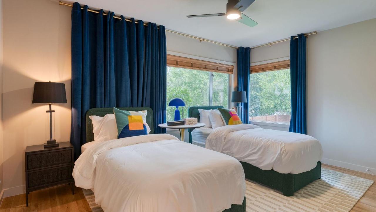 Modern Austin Home w Pool Putting Green Coffee Nook Townes Retreat by AvantStay - 4