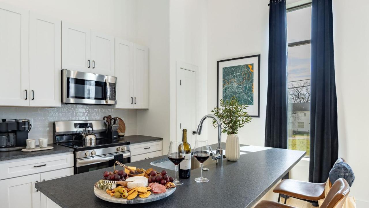 New Build Sleeps 12 2 Condos Modern Design Near Downtown Nashville - 2