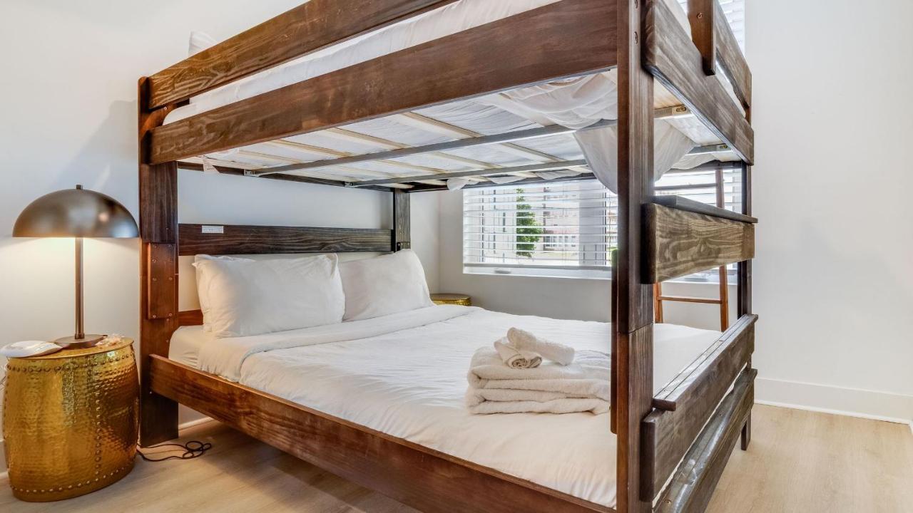 Sleeps 28 2 Units Near DT Nashville Outrider by AvantStay - 3