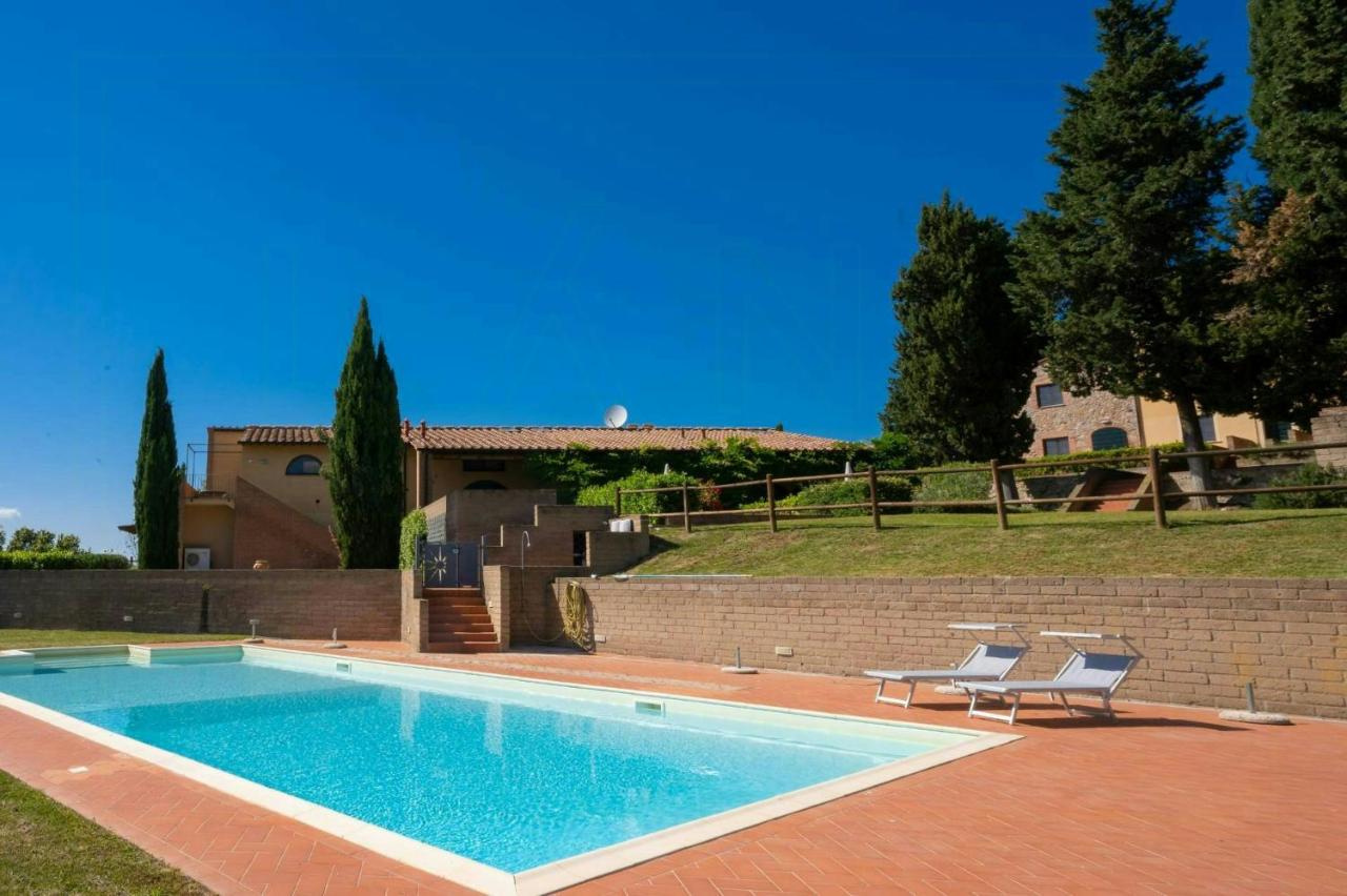 Tuscan Apartment With Fantastic Views In Iano