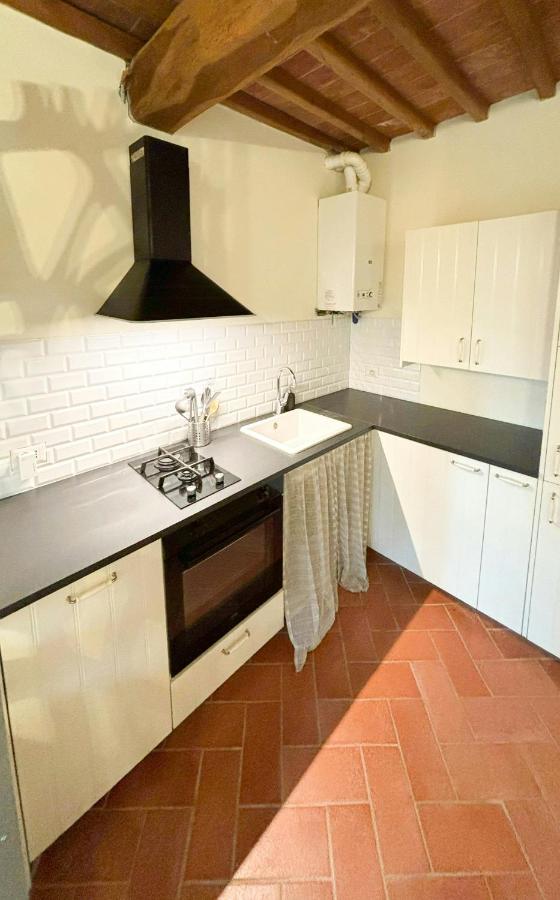 Tuscan Apartment With Fantastic Views In Iano - 4