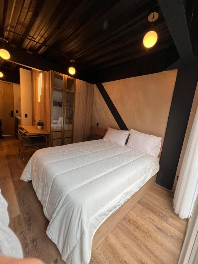 Elegant 1-Bedroom Apartment with Coworking Space - 2