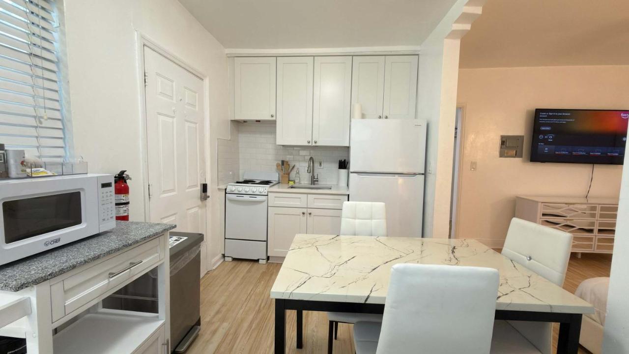 Cozy 1BR Beach Apartment Walk to Miami Beach - 3