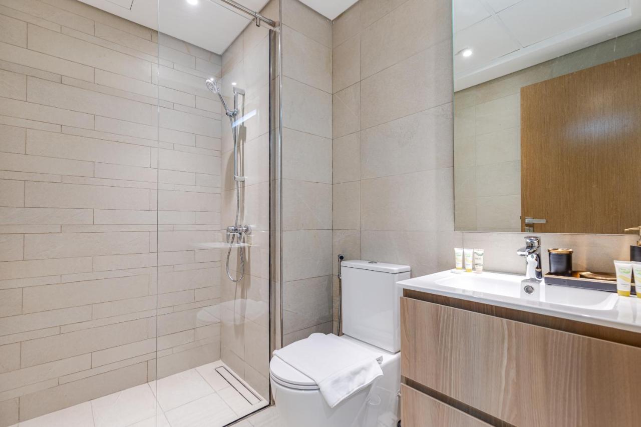 Fawad Azizi Residence, Al Jaddaf- 1BR - Allsopp & Allsopp - 3