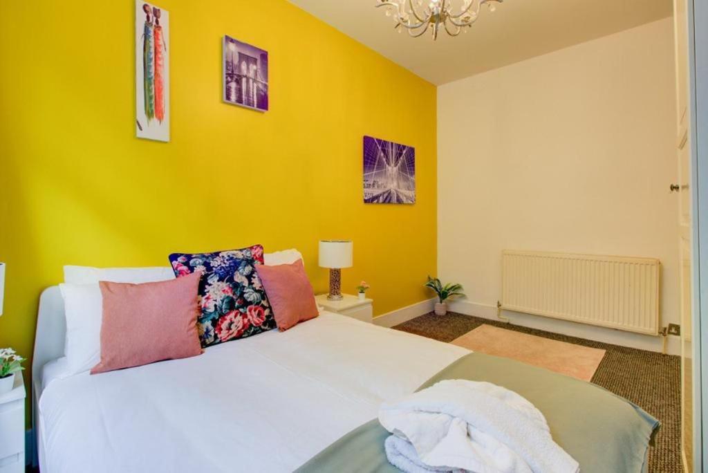 Prime Oxford Street 1-Bed Flat - Direct Access to Bond Street Station