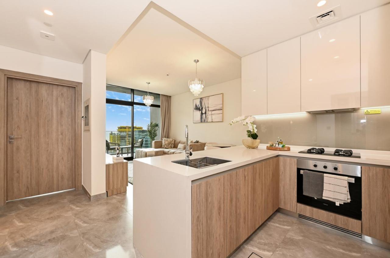 Curated High Floor 1BR-Sofa Bed Water View Peninsula 1 - 5