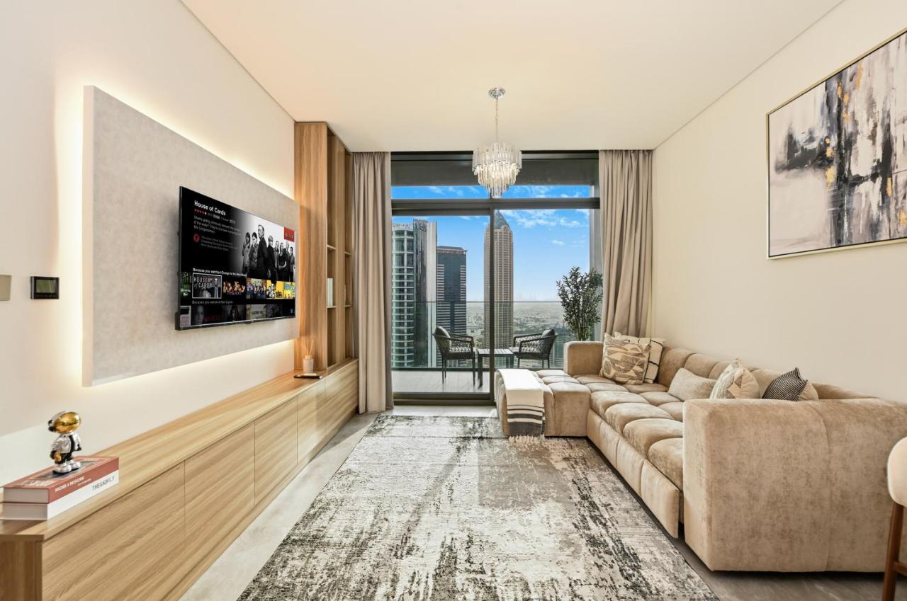 Curated High Floor 1BR-Sofa Bed Water View Peninsula 1