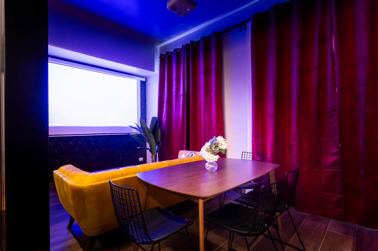 Blooper Cine House - 2