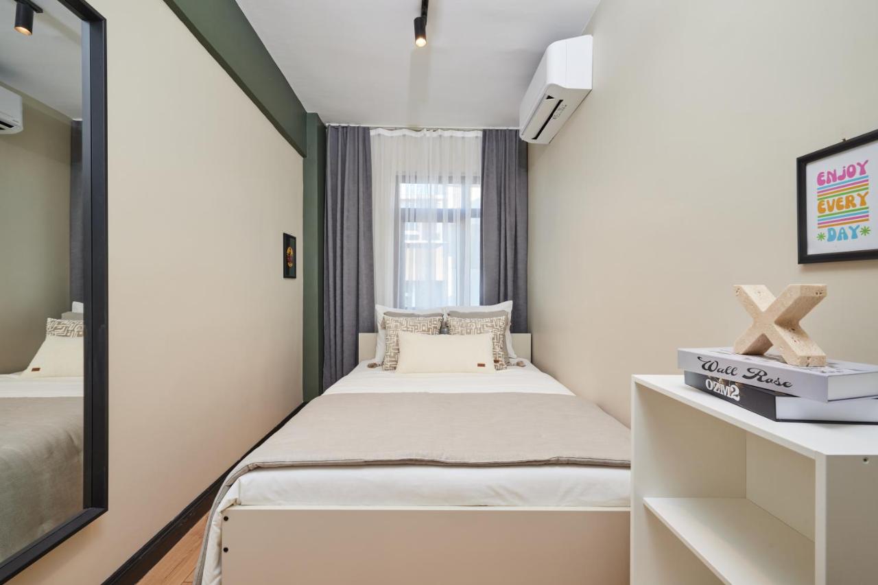 Heart of the City 3 Min to Metro 2BR AC - 2