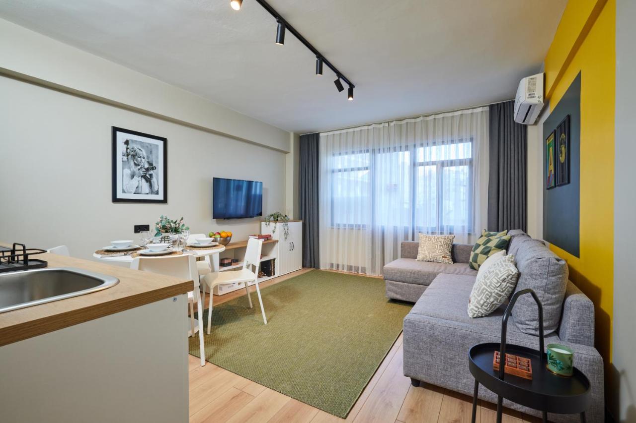 Heart of the City 3 Min to Metro 2BR AC - 4