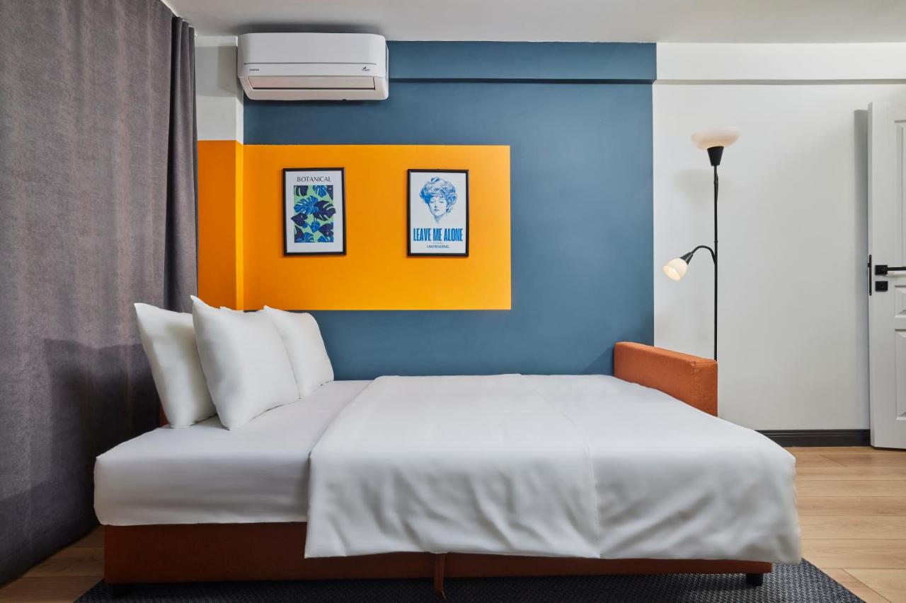 Superb Location 3 Min to Metro AC Elevator - 2