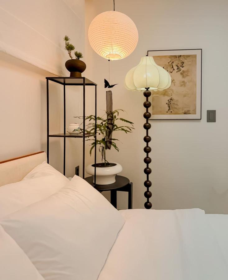 Jamsil near Lotte World, Gangnam 20, Seongsu & Jongno