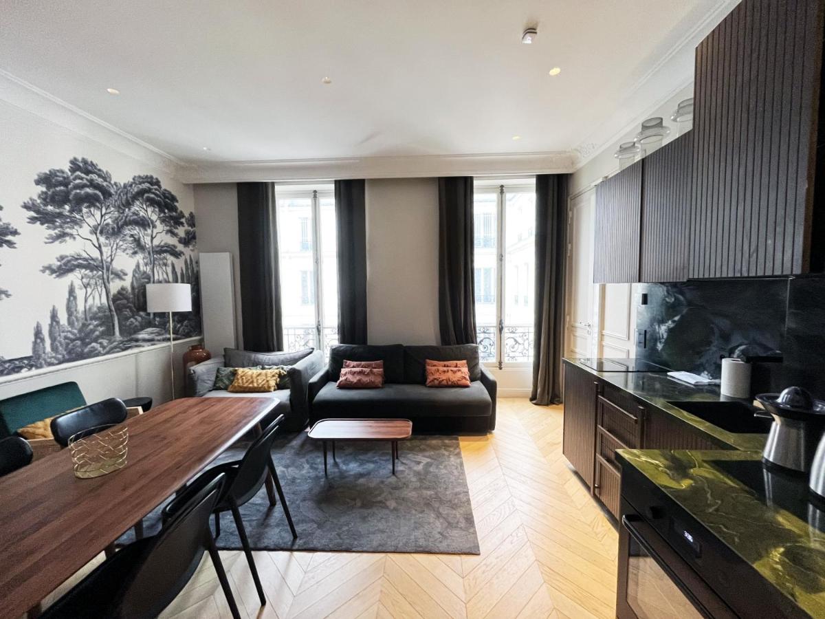 UrbanFlat 141 - Grand Appartement Champs-Elysees Ponthieu - 2