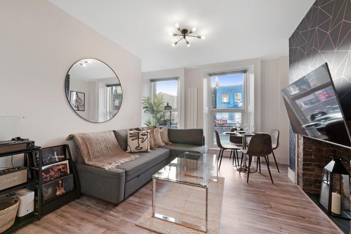 Stylish 2 Bed Apartment in the heart of Camden