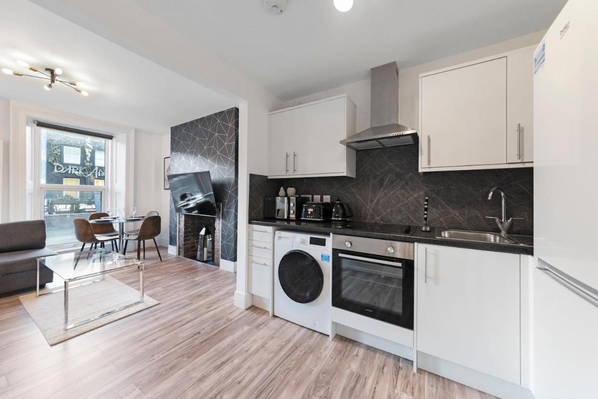 Stylish 2 Bed Apartment in the heart of Camden - 4