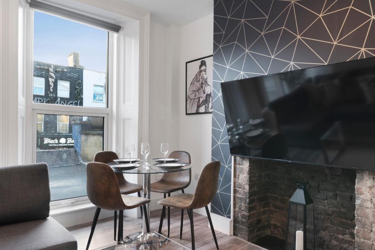 Stylish 2 Bed Apartment in the heart of Camden - 5