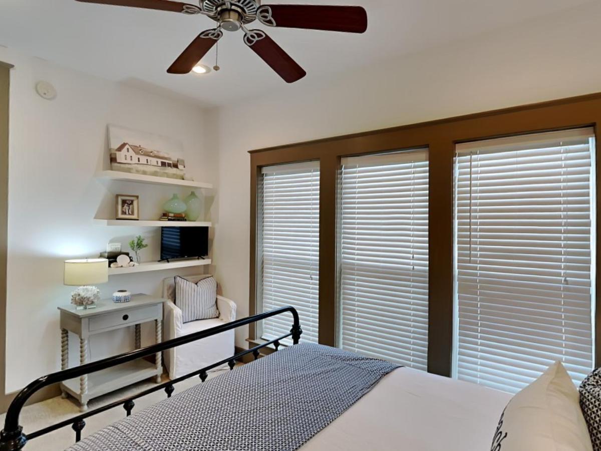 Holland House Naples, FL — photo 21