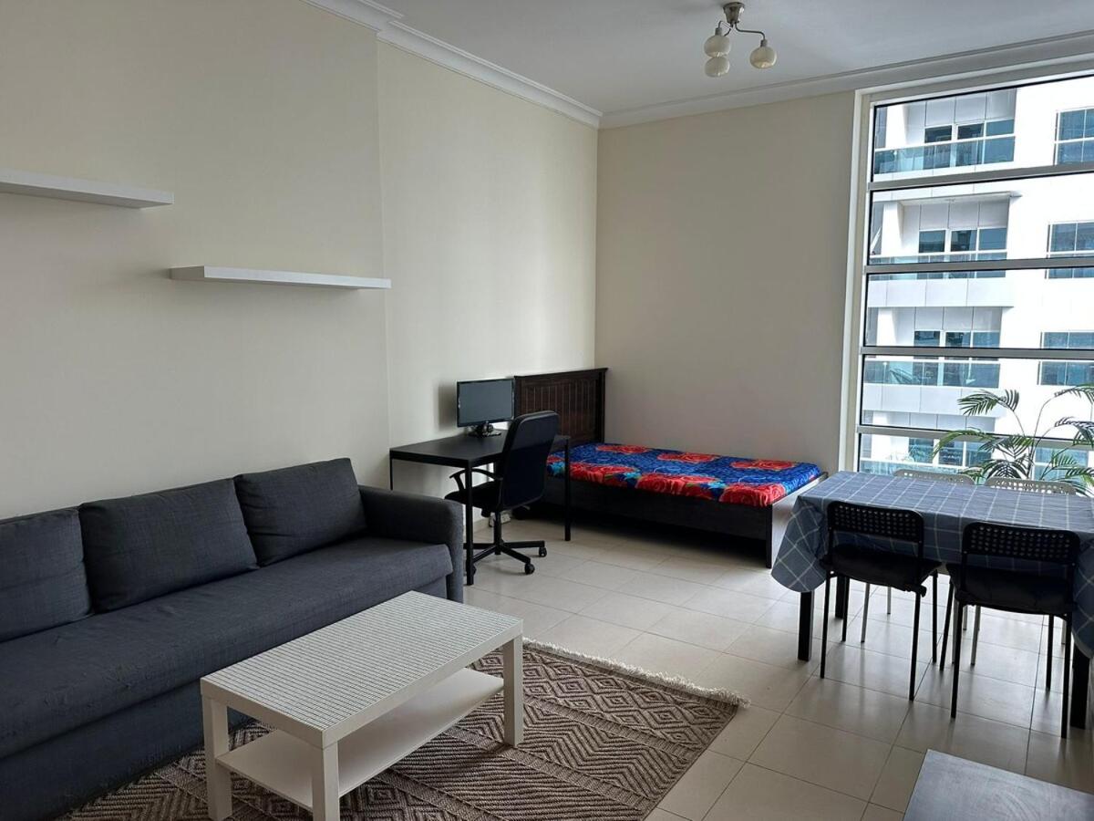 Large 1-bedroom by the canal, close to downtown - 5