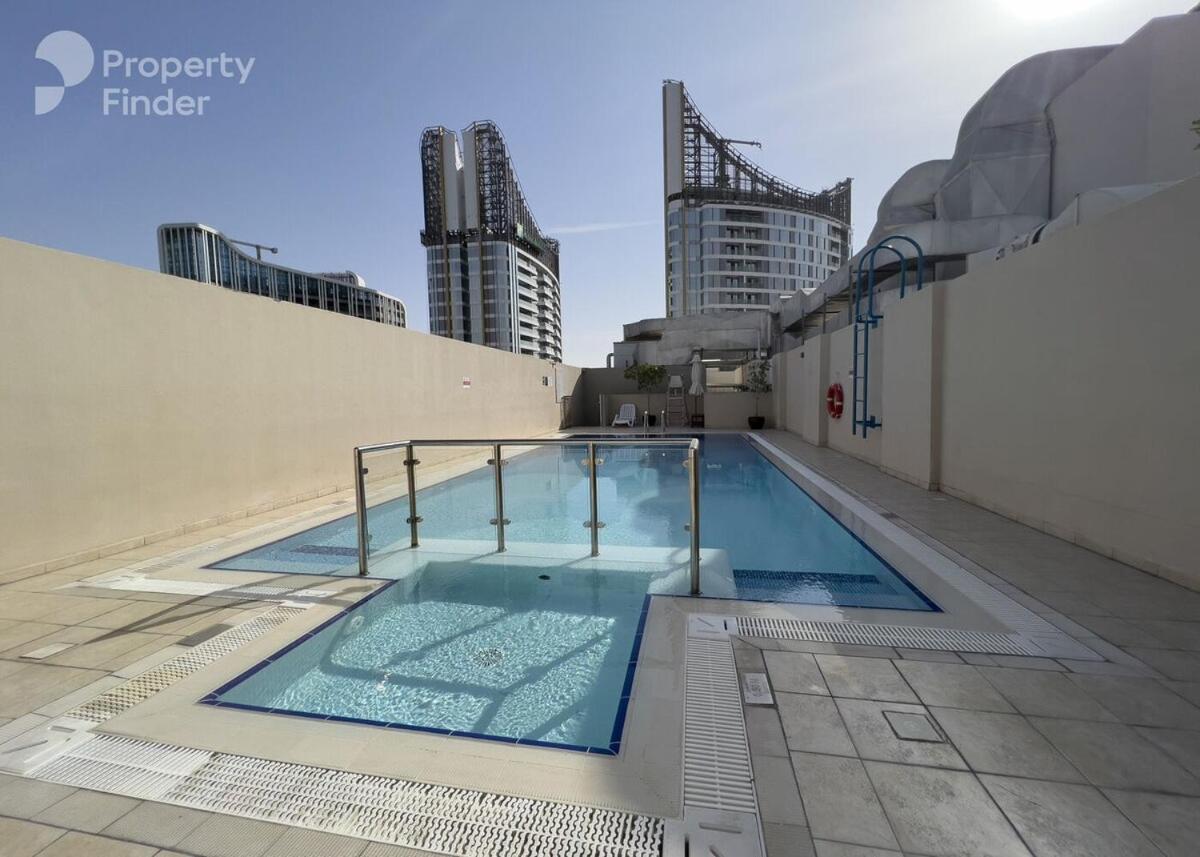 Large 1-bedroom by the canal, close to downtown - 4