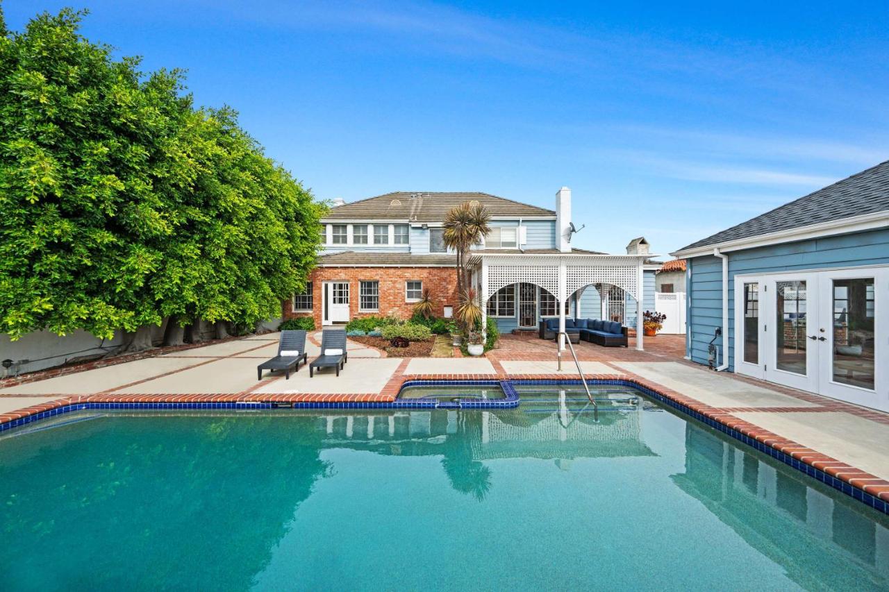 Spacious 5BR LA Villa with Pool Spa & Game Room