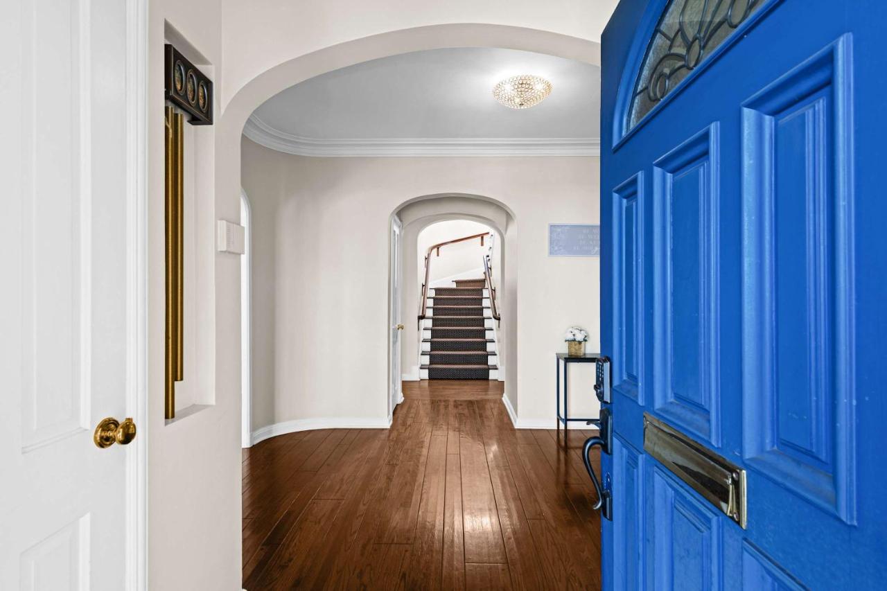 Spacious 5BR LA Villa with Pool Spa & Game Room - 4