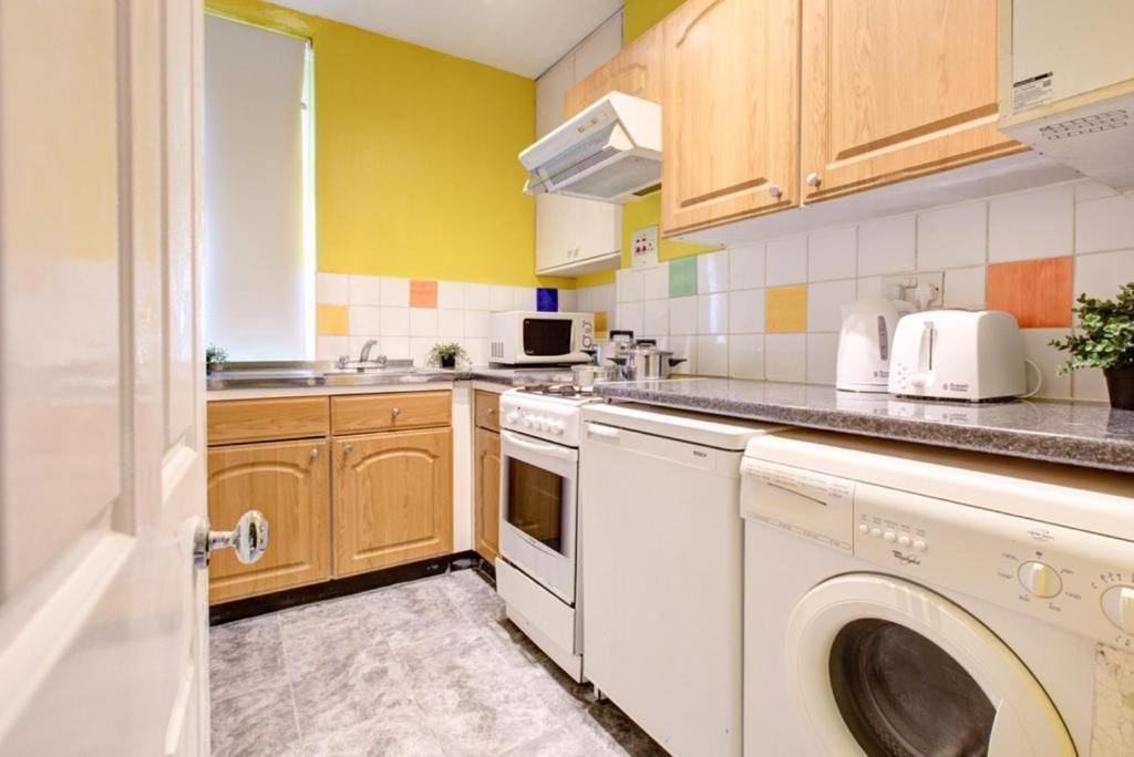 Prime Oxford Street 1-Bed Flat - Direct Access to Bond Street Station - 4