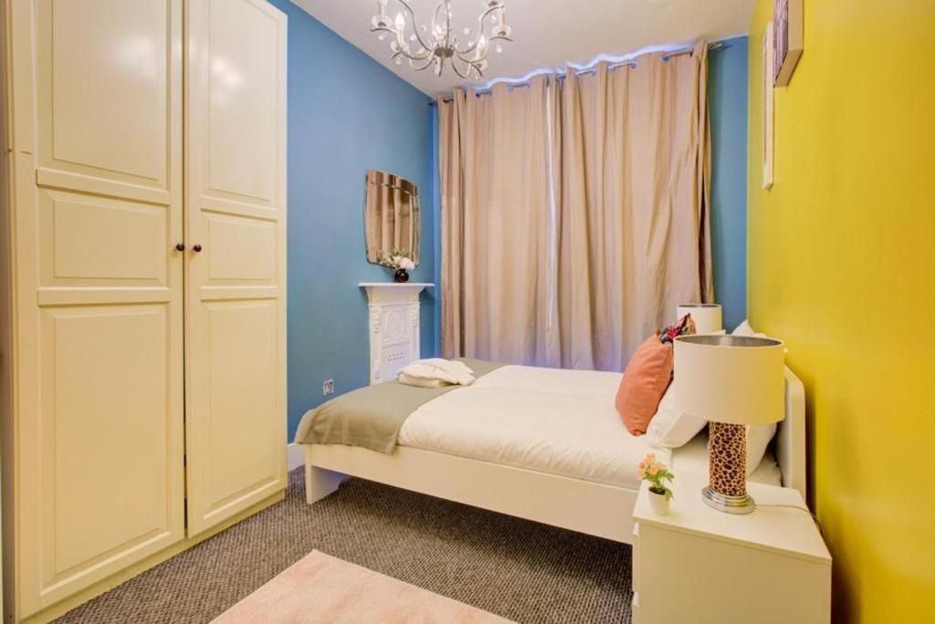 Prime Oxford Street 1-Bed Flat - Direct Access to Bond Street Station - 2