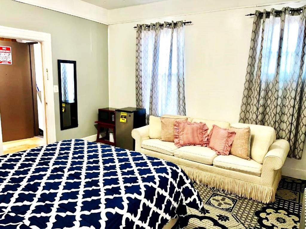 3 Bedroom Apt in LIC, 2 Stops to Manhattan! - 3
