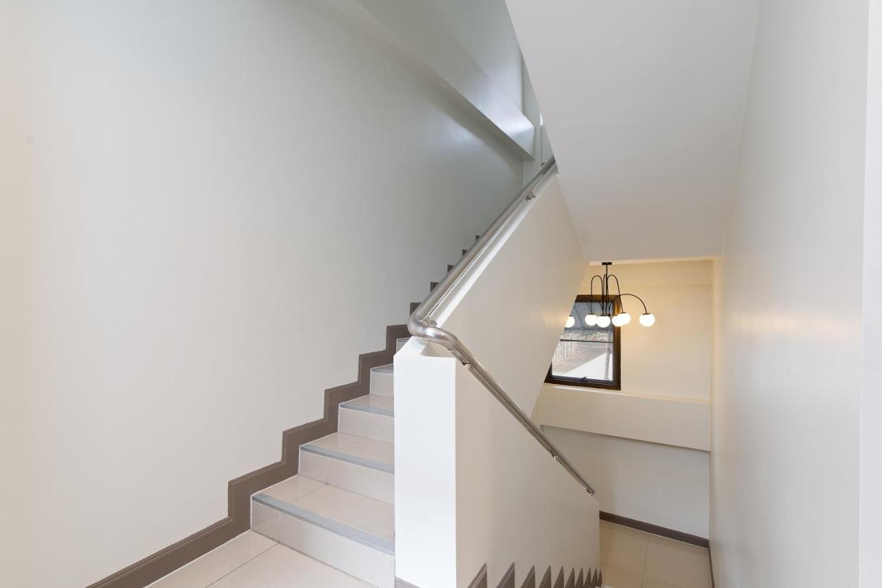 Grand 3BR Townhouse in the Heart of BKK - Emsphere - 3