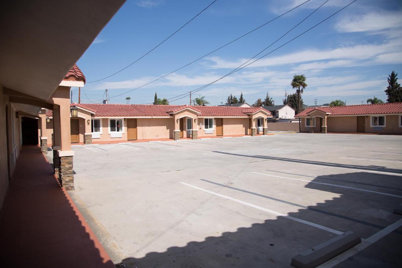 Diamond Bell Inn & Suites — photo 12