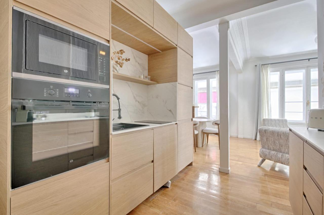 Tuileries Saint Honore 6P AC by Melvane - 3