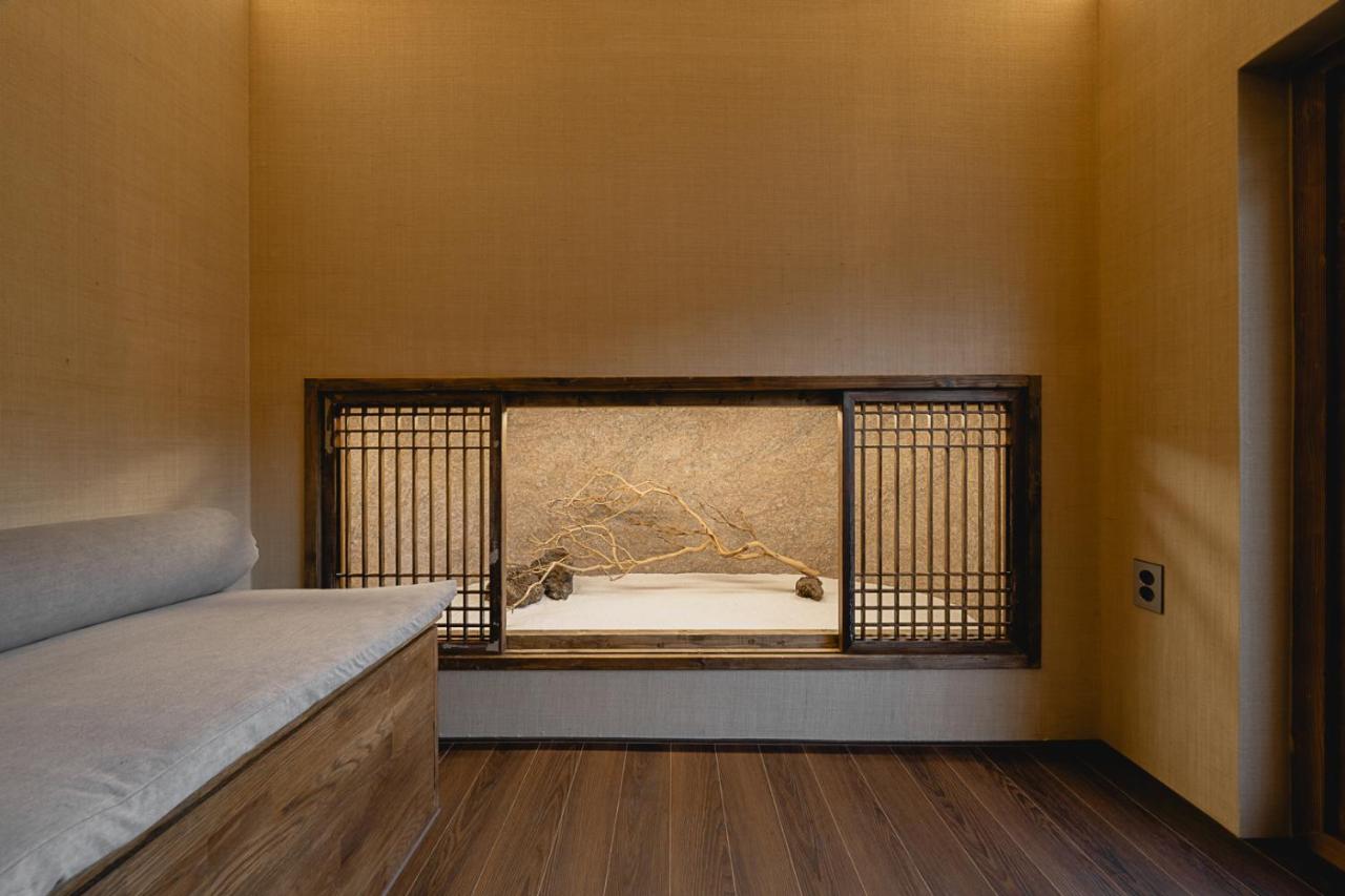 ANON, A Private Hanok by Unwadang - 3