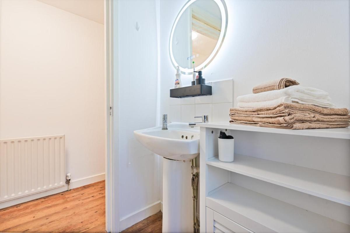 Stylish 2-bed flat in the heart of Bermondsey - 3