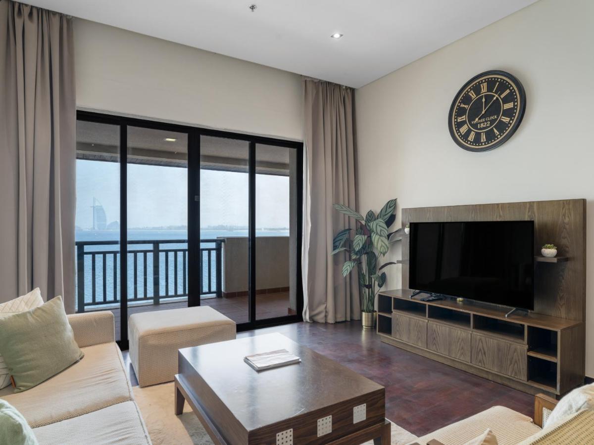 Seaside Serenity 1BR Residence in Royal Amwaj - 5