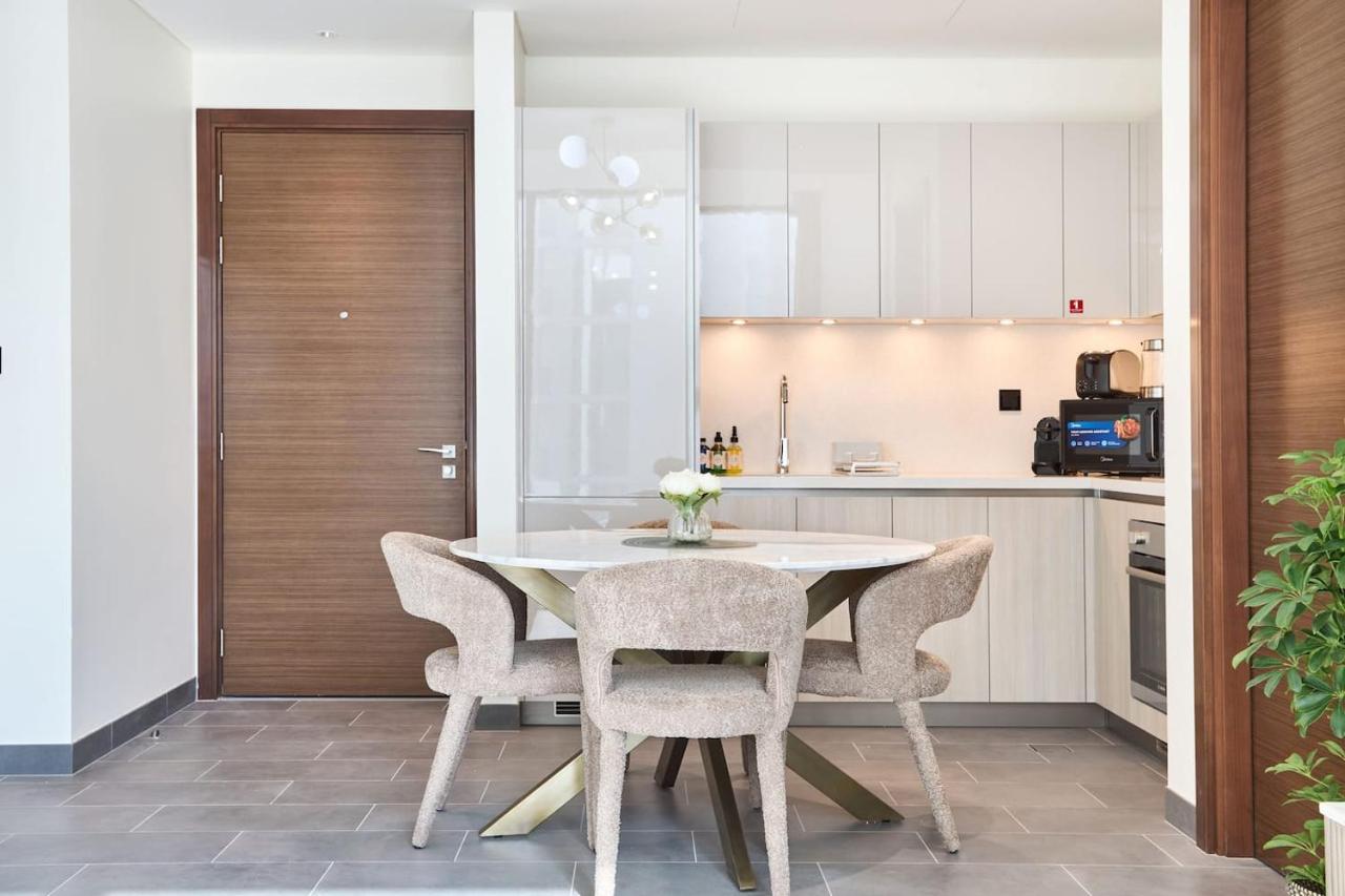 The Crest C Luxury Retreat Stylish & Serene - 5