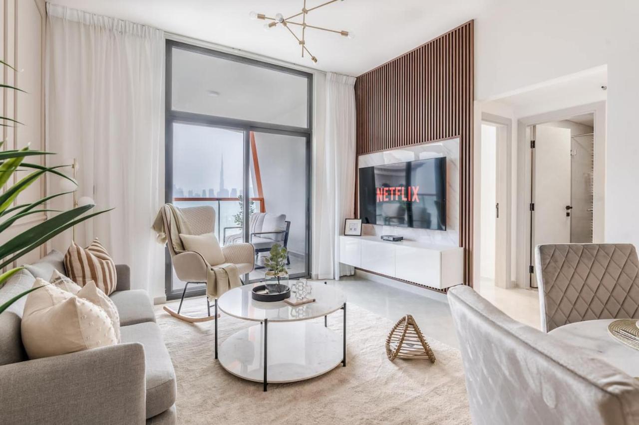 Full Dubai Skyline View on High Floor - 5