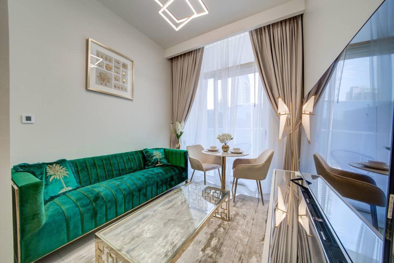 Classic Arabian Elegance with City Views - 2