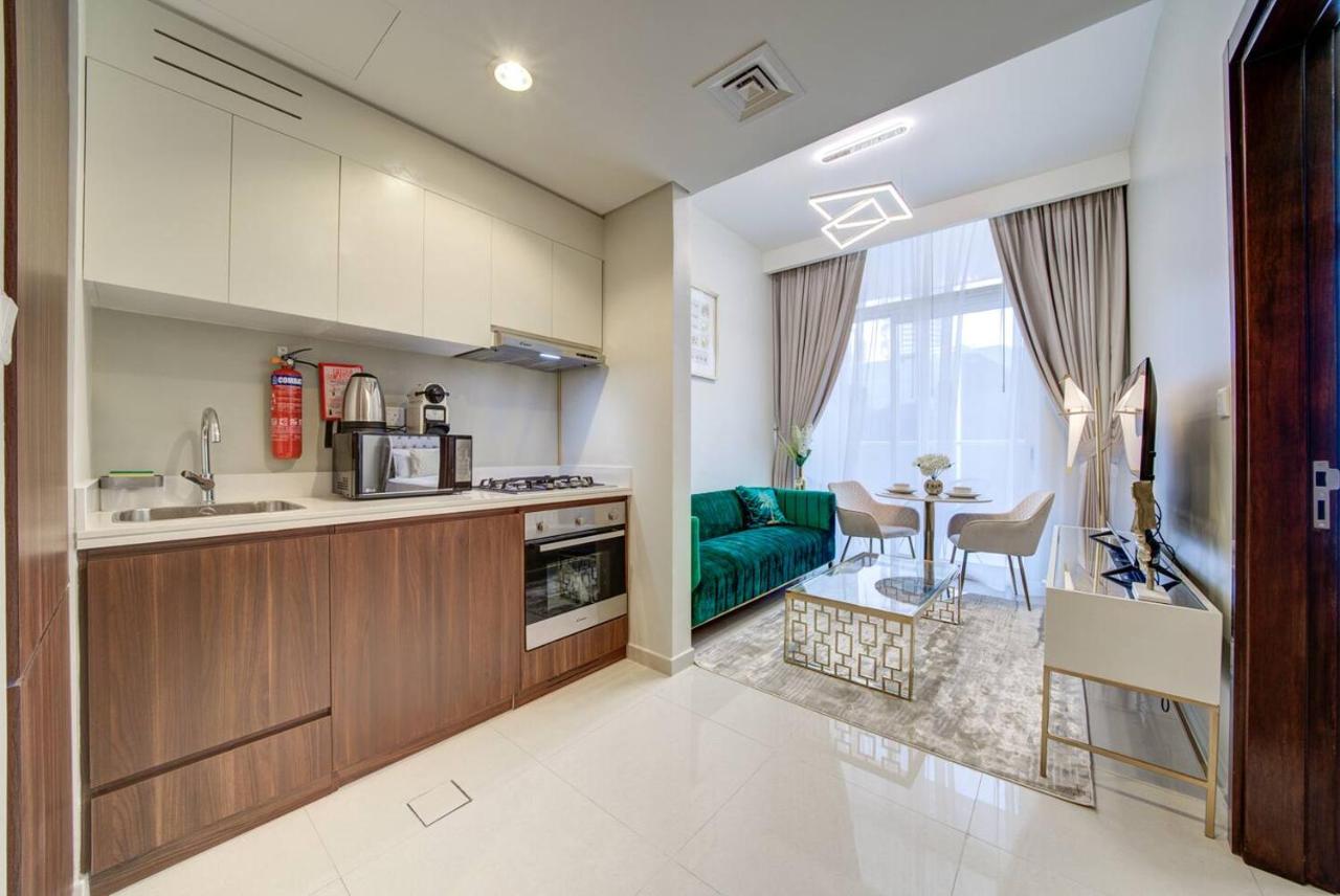 Classic Arabian Elegance with City Views - 5