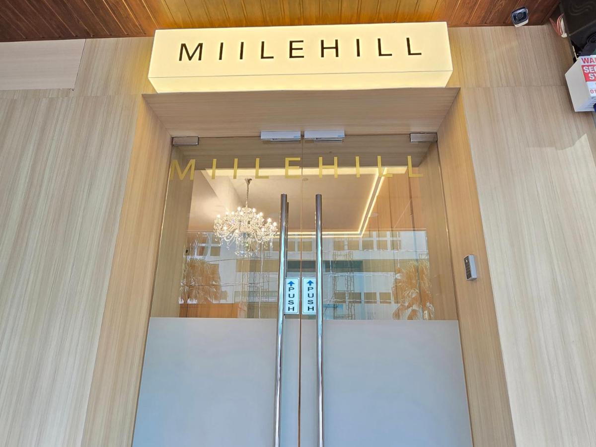 Miilehill Hotel By Maco at JB Town Center - 3