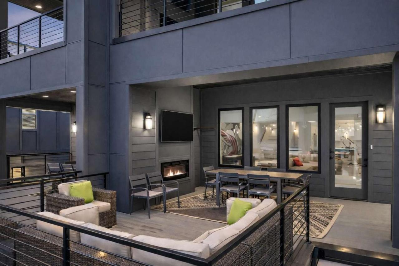 Stylish Multi-Level Retreat Rooftop & Pool Table - 5