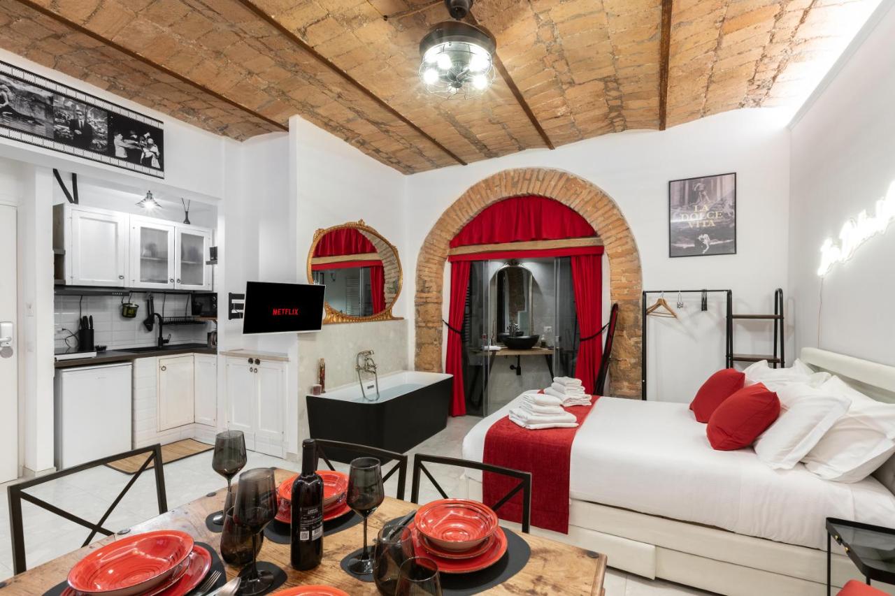 Italian Cinema 1960 Apartment - 500mt to Termini, 2 steps from Colosseum, A-C - 3