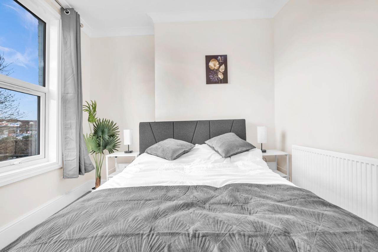 Cosy 1BR for 3 in SE16 London, Fully Equipped - 2