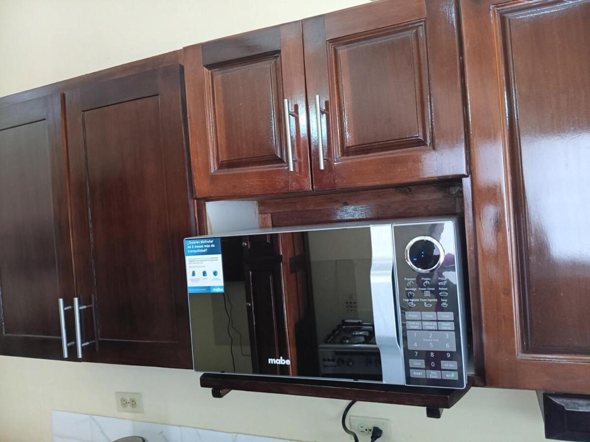 Cozy Kingston Flat - 4