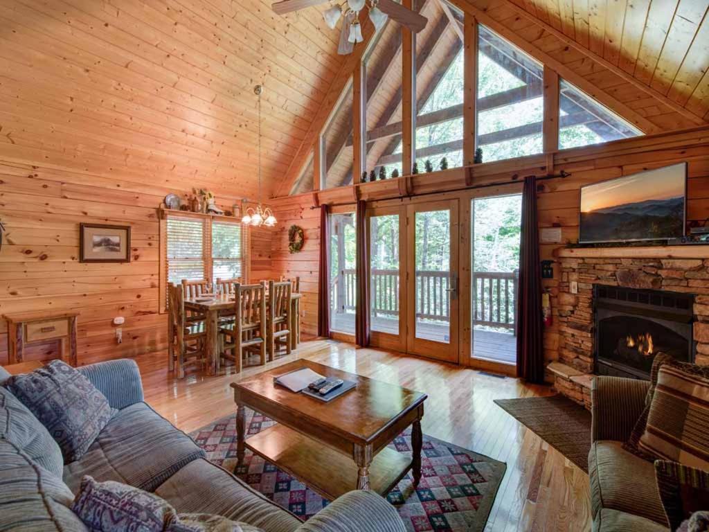 Running Bear Cabin — photo 1