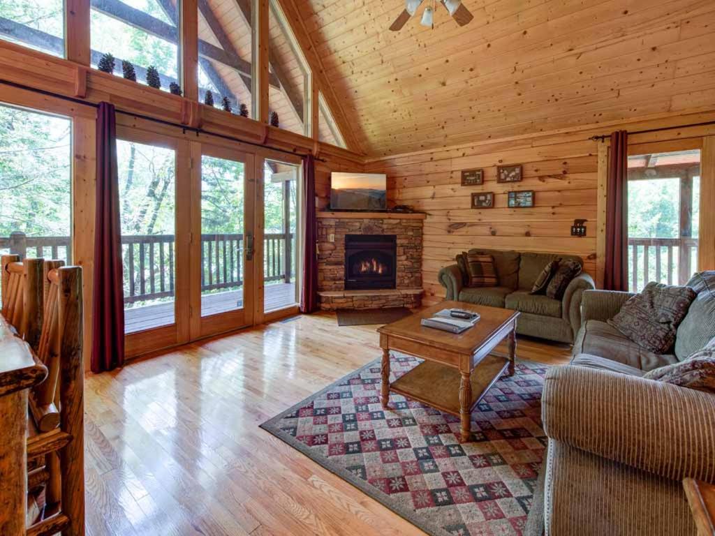 Running Bear Cabin — photo 8