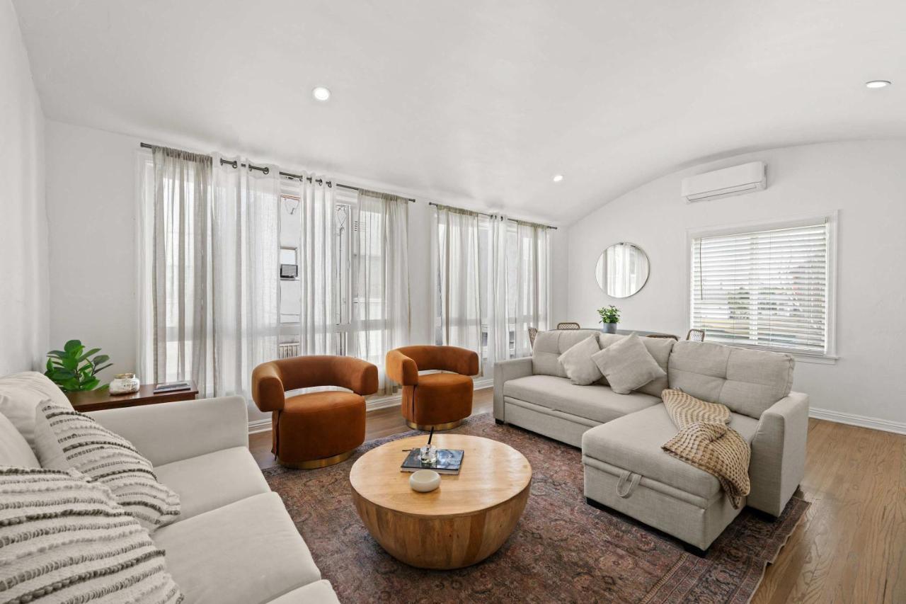 Remodeled 1BR LA Apartment with full kitchen