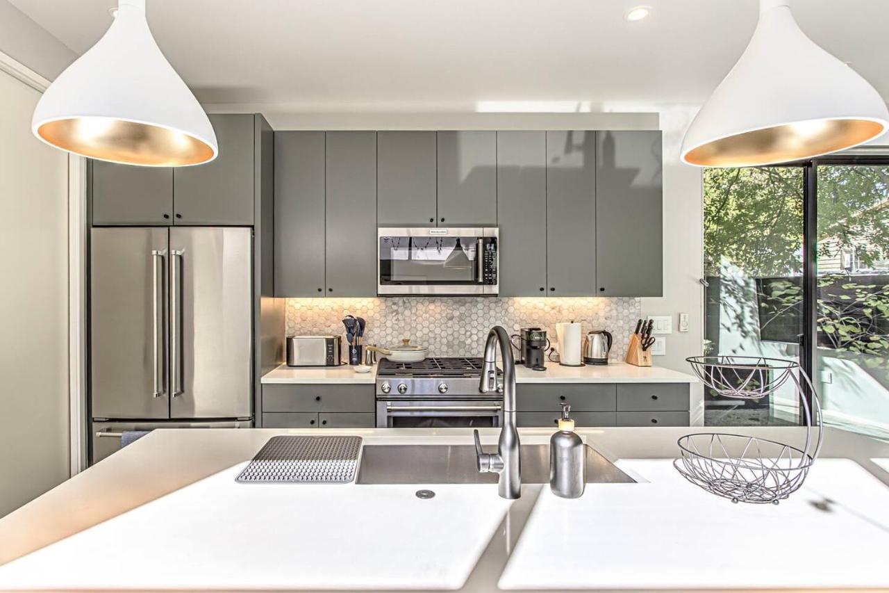*NEW*! Dual-Unit 5 bedrooms | Prime Walkable Area - 2