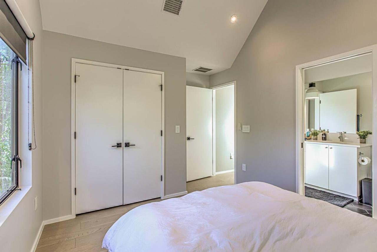 *NEW*! Dual-Unit 5 bedrooms | Prime Walkable Area - 4