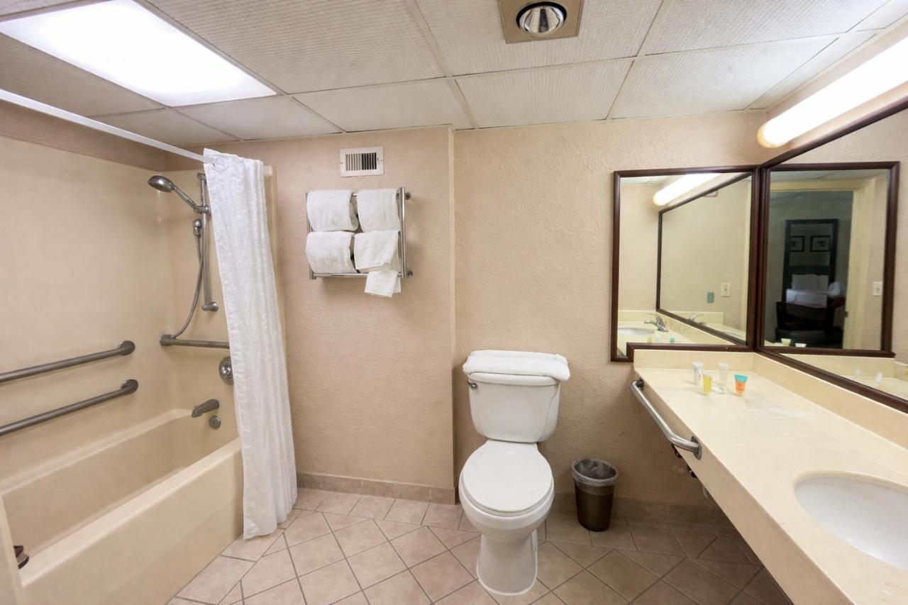 Derby Inn And Suites — photo 6